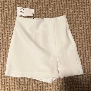 NWT Zara white skORT